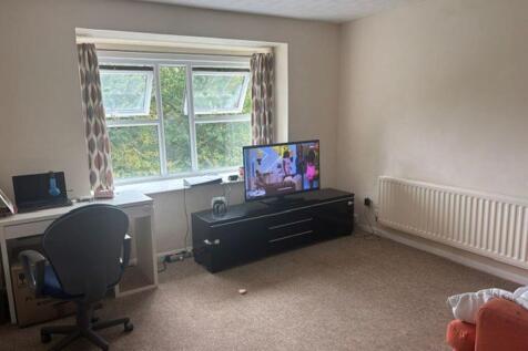 Emmview Close, Wokingham photo 3