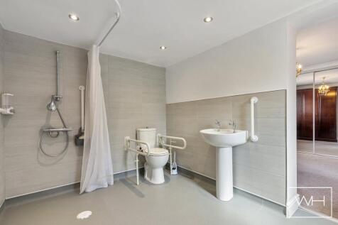 2 Aintree Close, Cus