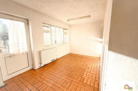 Ballards Walk, Basildon photo 5