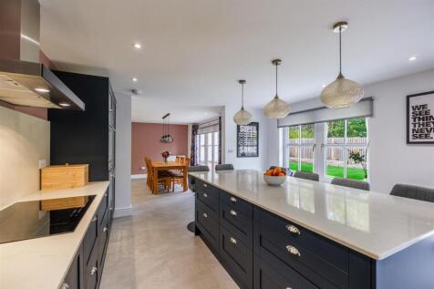 Spynie Gardens-29.jpg