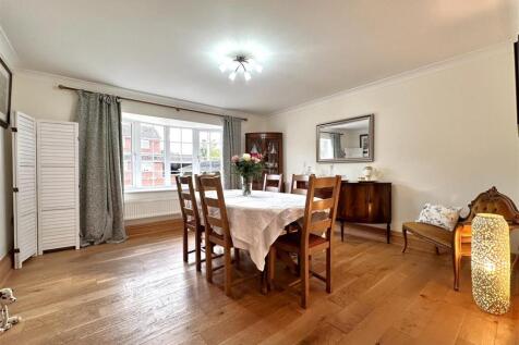 Dining/Family Room 405