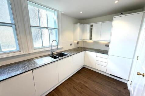 Kitchen (2).jpg