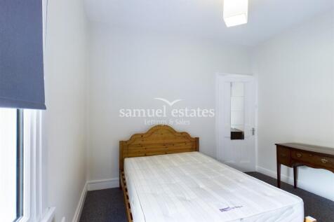 College Road, Colliers Wood, London, SW19 photo 3