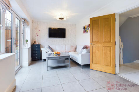 Kitchen / Diner &amp; Living Space