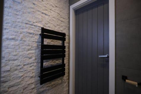Shower room towel rail