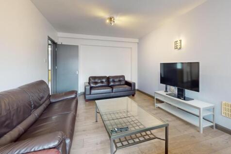 6-bed house on Chester Close, Loughborough, £2,600/mo