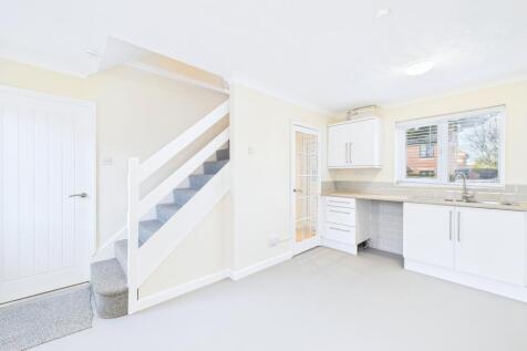 CAM01909G0-PR0454-STILL006