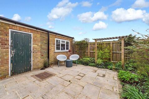 Beech Court - Garden
