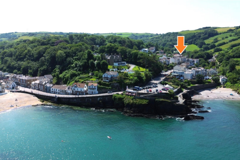 Drone with location arrow.png