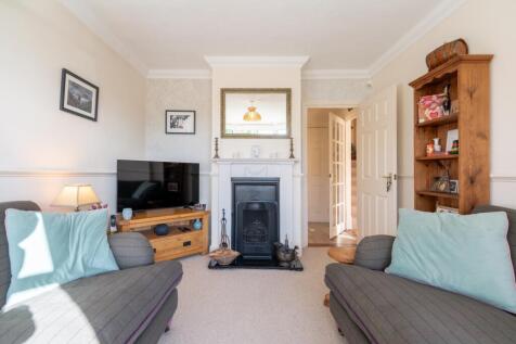 20241003152535 - 74A02546-HDR - 4 Garrison Lane, F