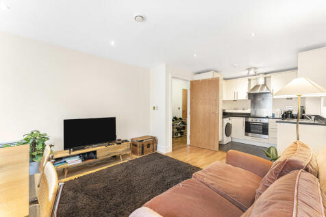 Reception/Kitchen