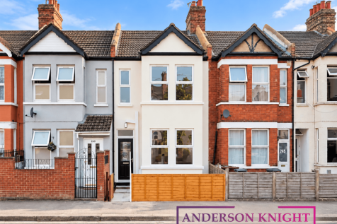 3 bed house for Rent Cromwell Road, Hounslow TW3