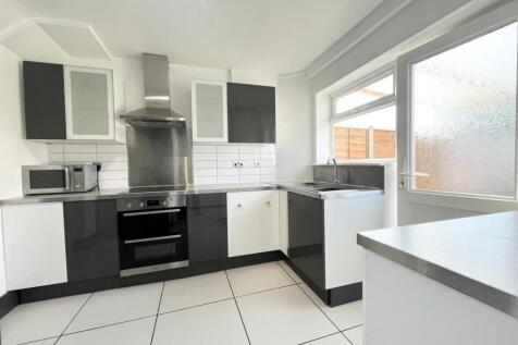 Leven Drive, Waltham Cross photo 3