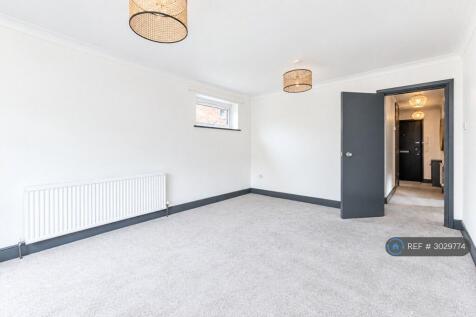 Bramley Court, Poole, BH12 photo 4