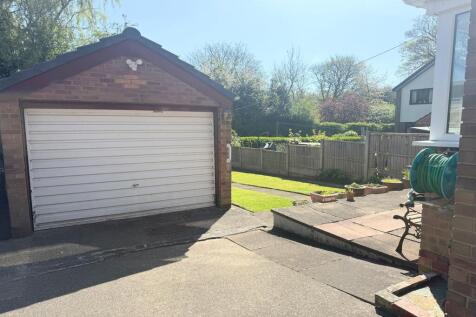 Detached Garage
