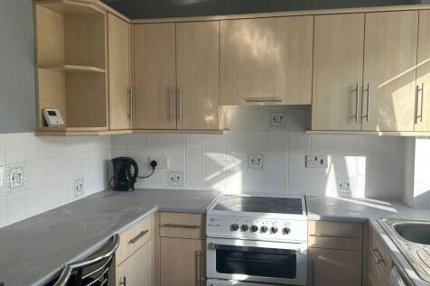 Knowlands, Highworth photo 2