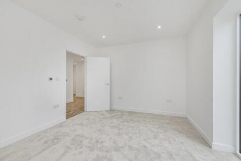 Plenty of space for bedroom furniture