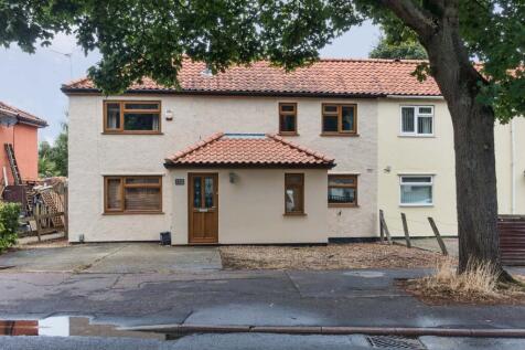 4-bed semi-detached on Bowthorpe Road, Norwich, NR5 8AE, £2,000/mo
