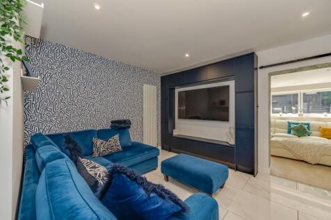 KITCHEN/DINER, LIVING ROOM AND LOUNGE