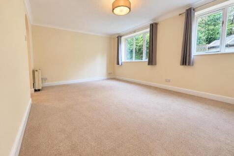 Rivercourt, Beeches Road, Cirencester, GL7 photo 2