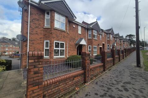 Crownoakes Drive Wordsley 1.jpg