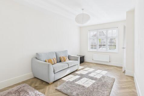 CAM02519G0-PR0335-STILL010