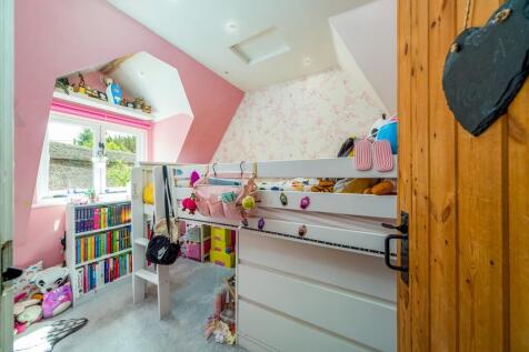 1440px-Little Tha...