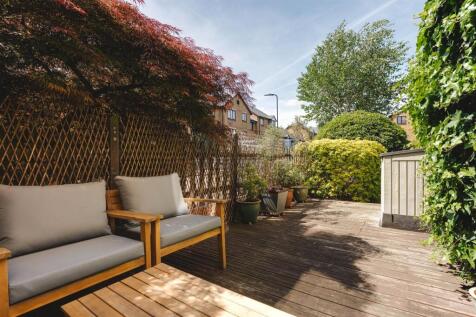 Riverside Close-25.jpg