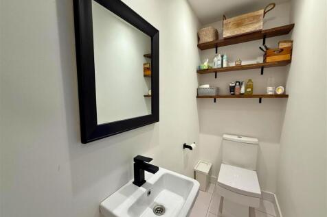 Bedroom one en-suite