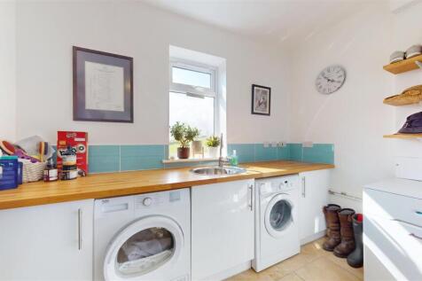 SIDE HALL AND UTILITY ROOM