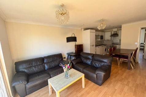 Quayside Drive, Essex, CO2 photo 3