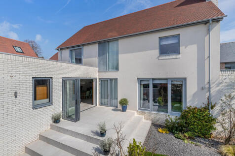 B 01 - 11 Charles...