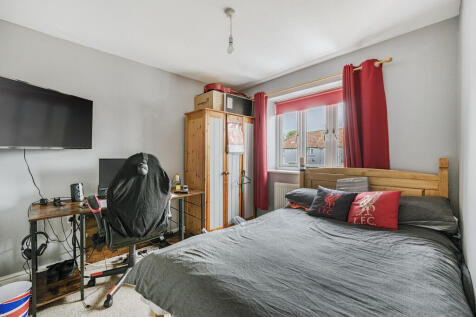 1296140-7-682af37...