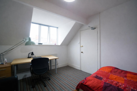 2, Orme View, Bangor photo 4