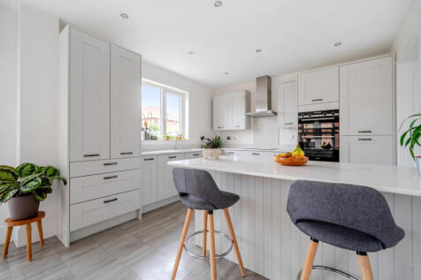 1368942-5-68ece17...