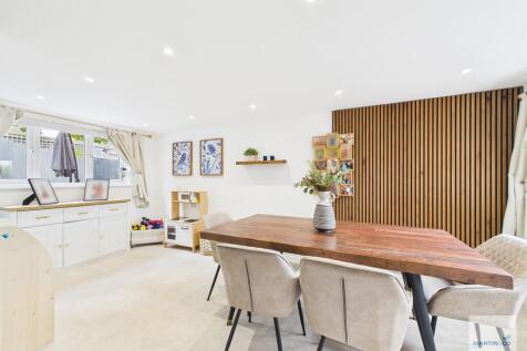 CAM03394G0-PR0365...