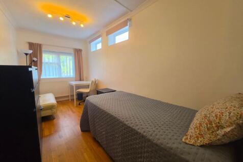 Sunley Gardens, Perivale, Greenford, UB6 photo 3