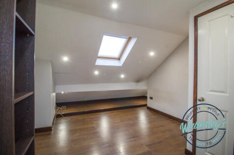 Top floor en-suite bedroom