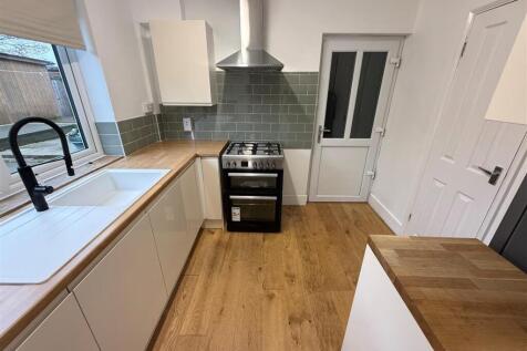 11 Ryder Way Kitchen.jpg