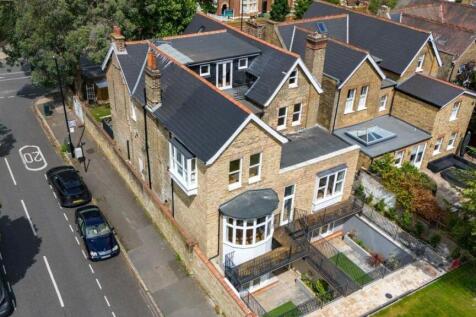 WhatsApp Image 2025-09-19 at 13.21.21 (3).jpeg