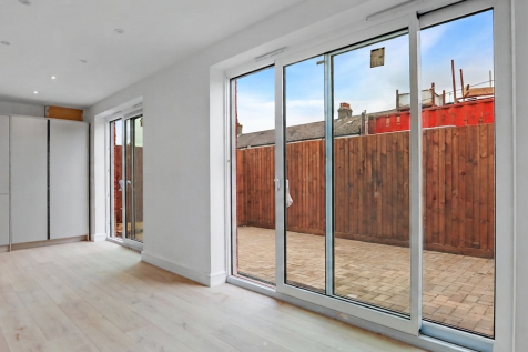 Leather Close, Mitcham, Merton photo 5