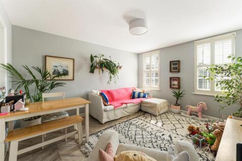 Pickering Close, E9
