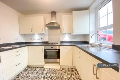 Whitewood Road, Worsley, M28 photo 3