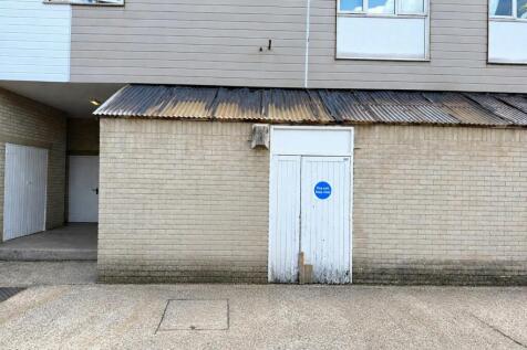 Rear of 3 The Keys.jpg
