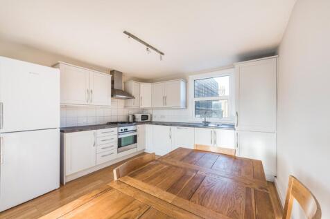 Comyn Road 36C, SW11