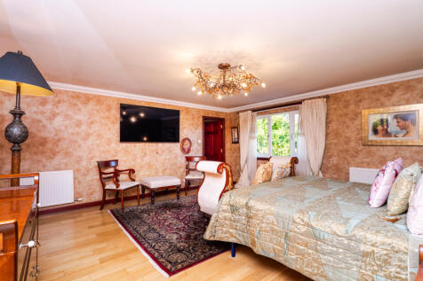 5 bed, 5 bath Detached in Glasgow - Photo 34