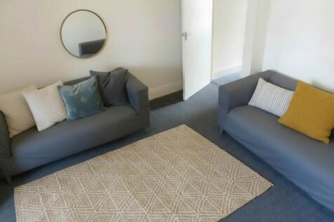 SCARISBRICK LIVING R