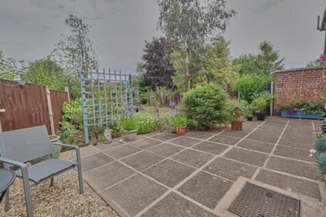 Featherston Dr Burbage_22.jpg
