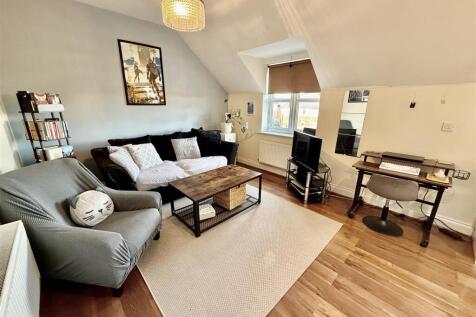 LOUNGE/KITCHEN