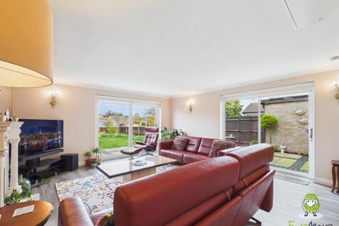 EweMove Estate Agents - 82 Windermere Avenue - Lou